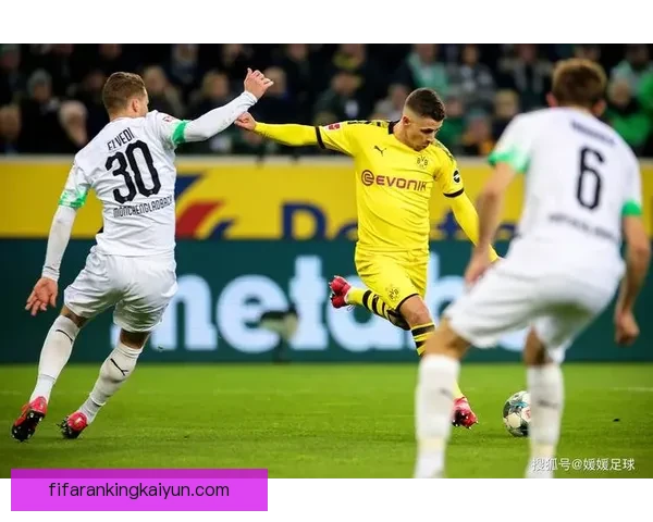 热门足球话题持续引发关注，联赛展现激烈竞争与新星崛起